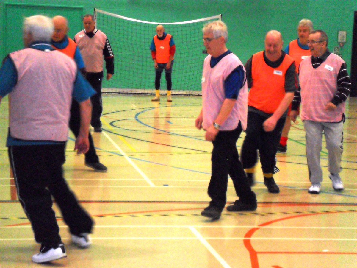 Walking Football  Over 50's in Bideford <a href="/tescodan/">Daniel Fowler</a> @Tesco_SouthWest <a href="/Em_j_Taylor/">Emily Taylor</a> <a href="/BidAFCyouth/">Bideford AFC Youth</a>  <a href="/GreenArmy1984/">PAUL PAFC RICHARDSON</a>