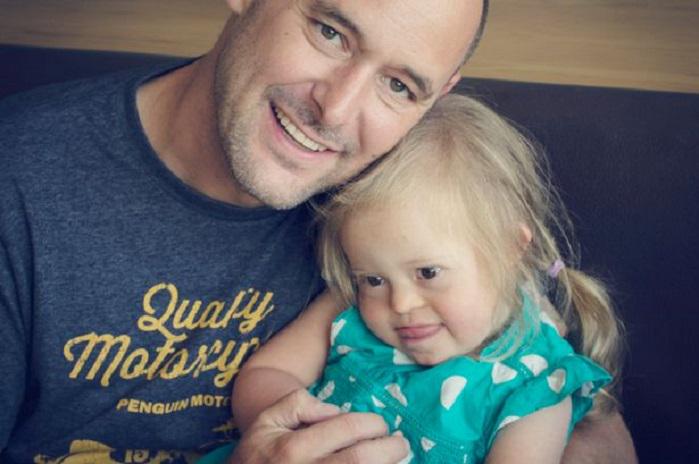 LifeNewsHQ's tweet image. He Refused Abortion When He Learned His Baby Had Down Syndrome: “I Have a Daughter to Protect” bit.ly/1DyVOYz