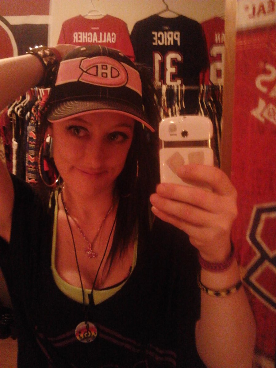 JosieGray84's tweet photo. I have a good feeling about tonight!!! WE GOT THIS!!! :) #GOHABSGO #habsselfie #gohabsgo #HabsFansUnite 
Much Love Xo http://t.co/1yxyOPix3Y