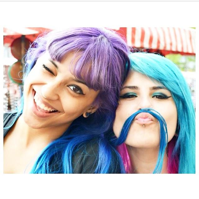 NuTikaStyle's tweet photo. The friends who dye together, stay together! #hairspiration #hair #nutika http://t.co/efGN8FwBR6