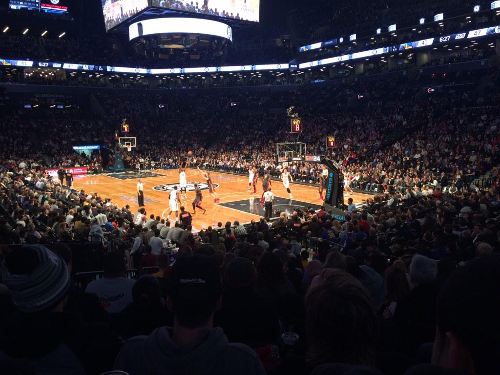 pekingduk's tweet photo. Brooklyn Nets actually about to punch on with @warriors #nets302 http://t.co/9qzrc6SLs3