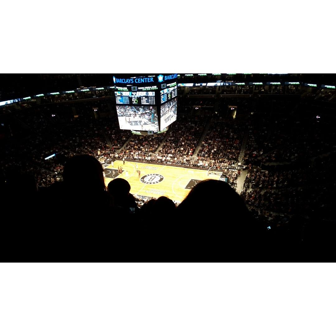 miss_youu33's tweet photo. Nets Vs Golden State Warriors πππ #Nets302 http://t.co/ZEQx7z6uqe
