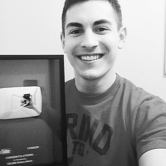 Censor's tweet photo. I LOVE YOU GUYS
(http://t.co/x2szIn9WmF) http://t.co/rzdgLHij01