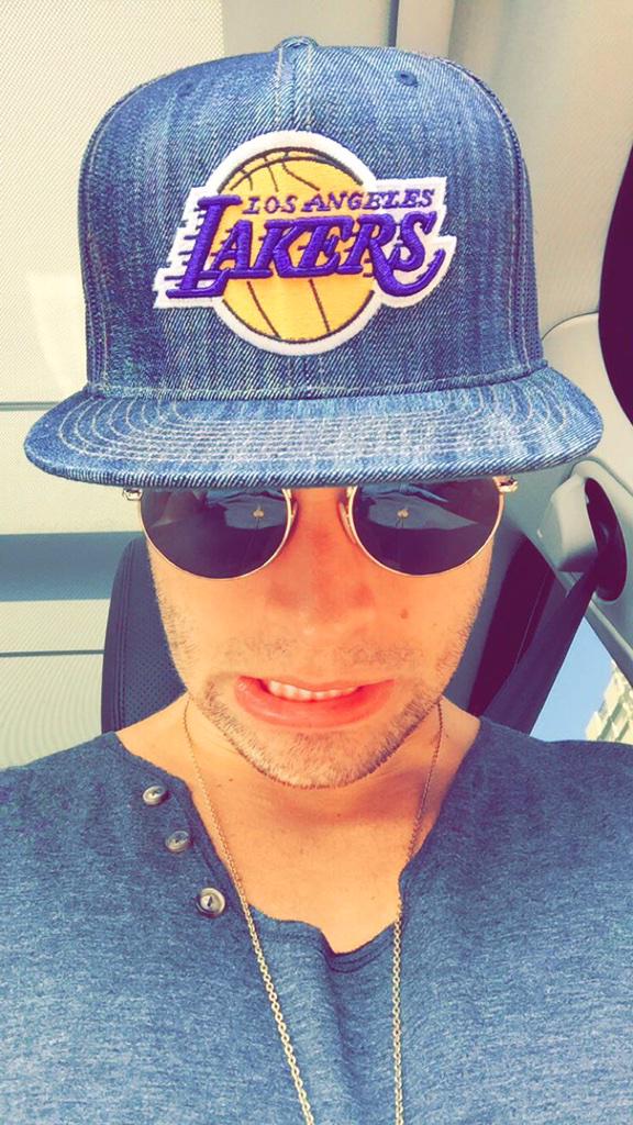 mixcdup's tweet image. Sitting here like... WTF?!?!