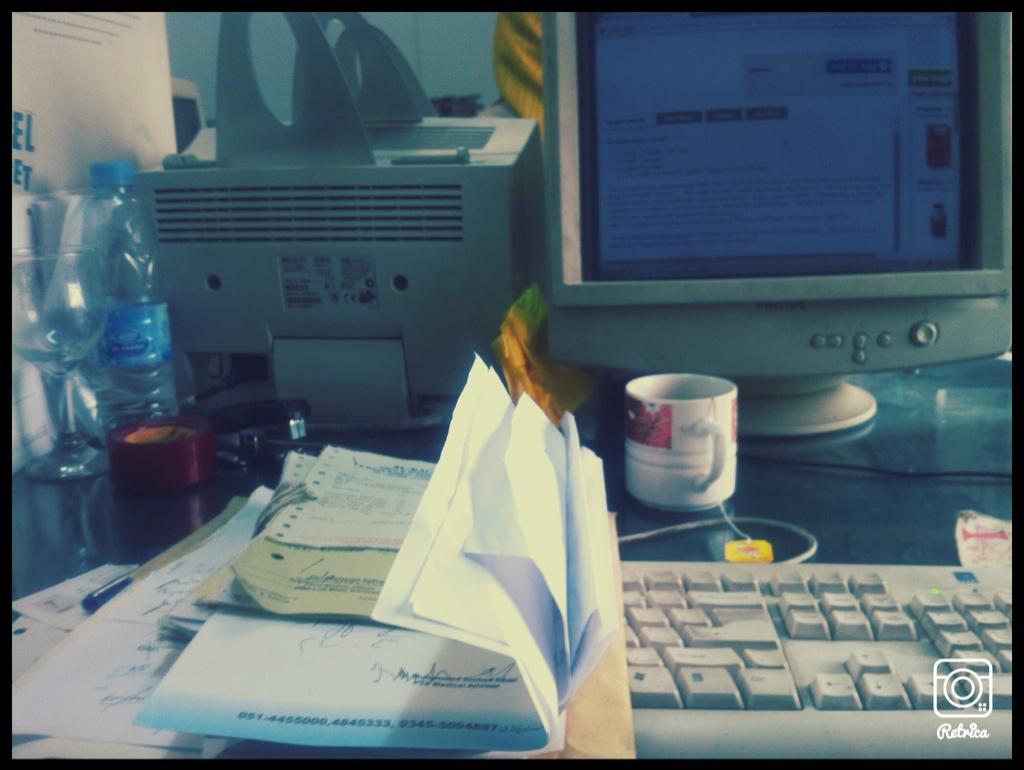 gohermunir's tweet image. Audit trainee #work #auditdept #office #tea