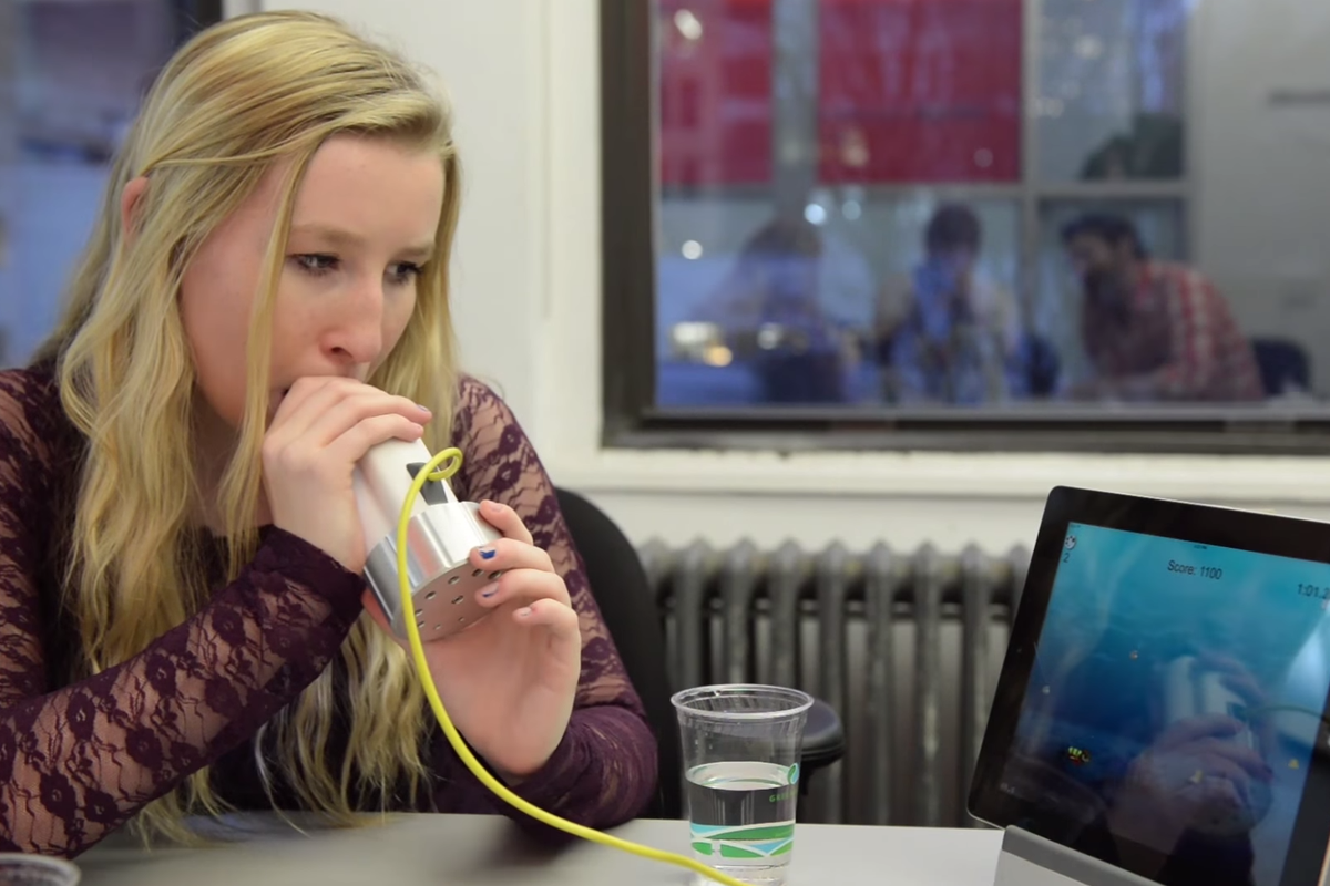 RTLFrance's tweet photo. VIDÉO - #Alvio, un inhalateur pour traiter l'asthme en jouant > http://t.co/2UFkFpck50 http://t.co/Clf3TGBpZA
