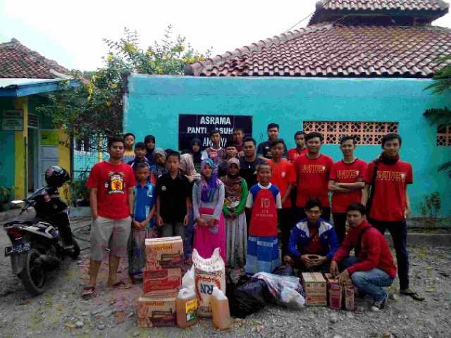 subangtalkcom's tweet photo. #KilasBalikUICHAOS #R3DVOLUTION peduli anak yatim cc @UtdIndonesiaSUB http://t.co/fPMjZ2tLmR