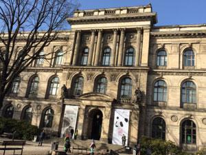 Auf der Spur des grünen Granats #Edelsteine #Granat tinyurl.com/pxqqbhd