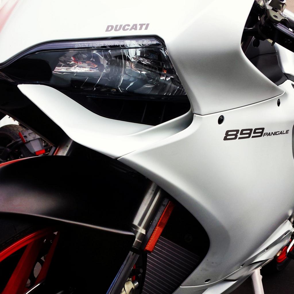Rider998's tweet image. Ducati Panigale 899. New test bike for March ;-) #Ducati #Ducatista #italianspeed #sexywhite #passion