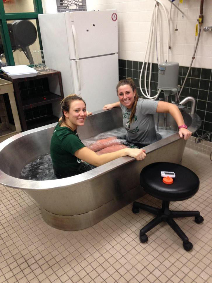 CastletonWLax's tweet image. Post practice ice bath with my teammate Brandi. Working hard and staying healthy! #EmileeTakeOver #eyt
