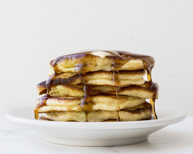 Perfect pancakes aren't magic -- they're a science! Nice one, <a href="/bonappetit/">Bon Appétit</a>. f52.co/1EHdWUC