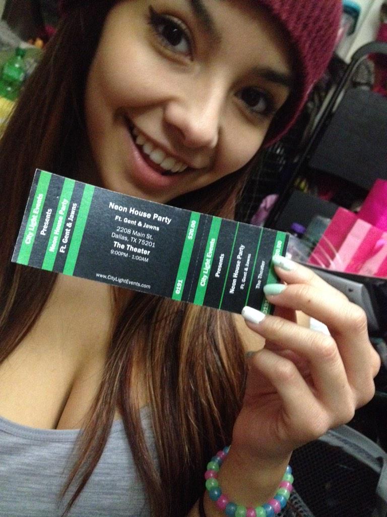 myrajuana's tweet photo. ayyy GENT &amp; JAWNS #NeonHouseParty http://t.co/laSoiN7PKN