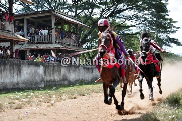 Nuansa Dompu  Pacuan Kuda 
<a href="/susukudadompu/">Susu Kuda Liar Dompu</a>   <a href="/Songket_Dompu/">Songket Dompu - Bima</a>