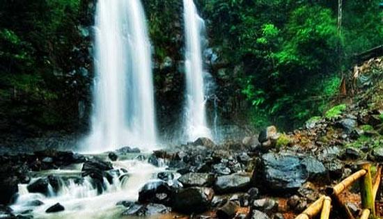infobdg's tweet photo. Yuk wisata alam ke 9 Curug atau Air Terjun yg ajiieb di Bandung &amp; sekitarnya http://t.co/Q90RQQjvOX #wisataBDG http://t.co/Phvq5R9au5