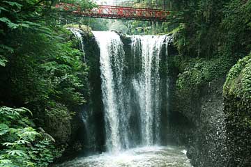 infobdg's tweet photo. Yuk wisata alam ke 9 Curug atau Air Terjun yg ajiieb di Bandung &amp; sekitarnya http://t.co/Q90RQQjvOX #wisataBDG http://t.co/Phvq5R9au5