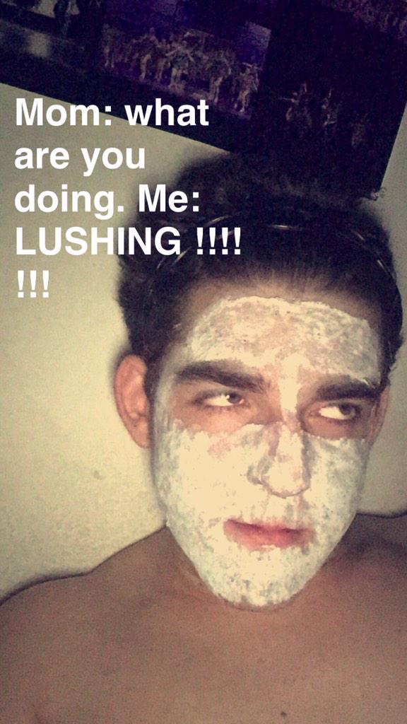 drewyfashoie's tweet photo. 24/7 #LUSHING @lushcosmetics http://t.co/WOnqhxUNsQ