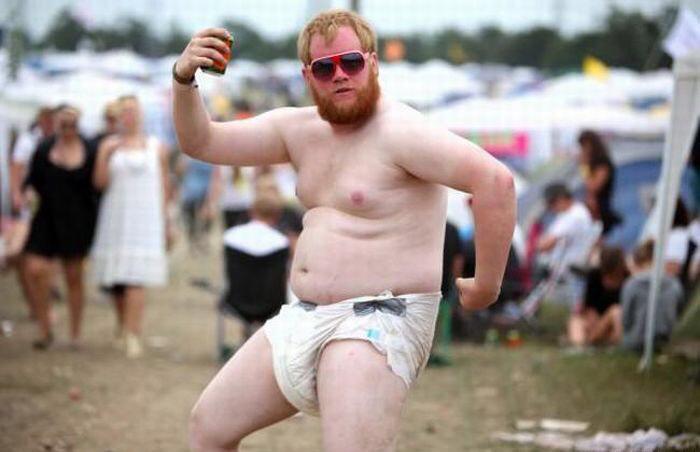 mcr_tom's tweet photo. @stuey_p is this you? #festival http://t.co/hkMNjm8UN4