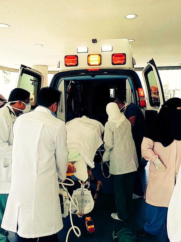 pressjub's tweet photo. سيارة الاسعاف والطاقم الطبي يتوجهون الى مطار القاعده في الجبيل 

اللهم أشفه

#عبدالرحمن_عويد_العنزي_تم_قبول_الحاله http://t.co/TuOz2uXqN6