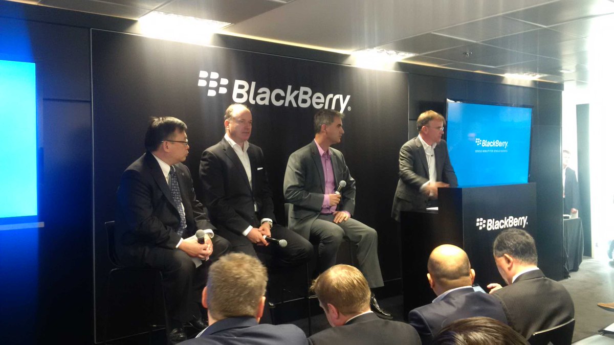 SwenjaHintzen's tweet image. Be excited -Hans-Christoph Quelle from #Secusmart on stage!!! #BlackBerry #bbsecurity #mwc2015