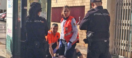 ONCE_oficial's tweet photo. 👍 Gracias a la intervención d la @policia nuestro compañero salvó la vida
http://t.co/HMaM1G4mr1 vía @Diario_de_ibiza http://t.co/goQs1O66Wx