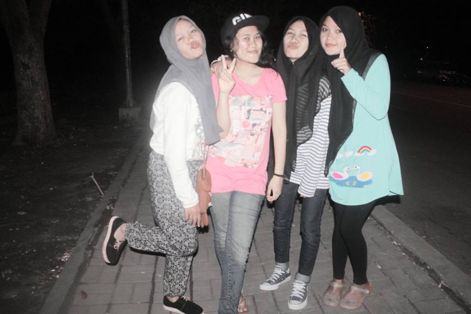 Eka_PutriAyu's tweet photo. with d'femis

@puspita131213 @andaresta_megga @amaliaa_Vii http://t.co/gRKvXHrPlu