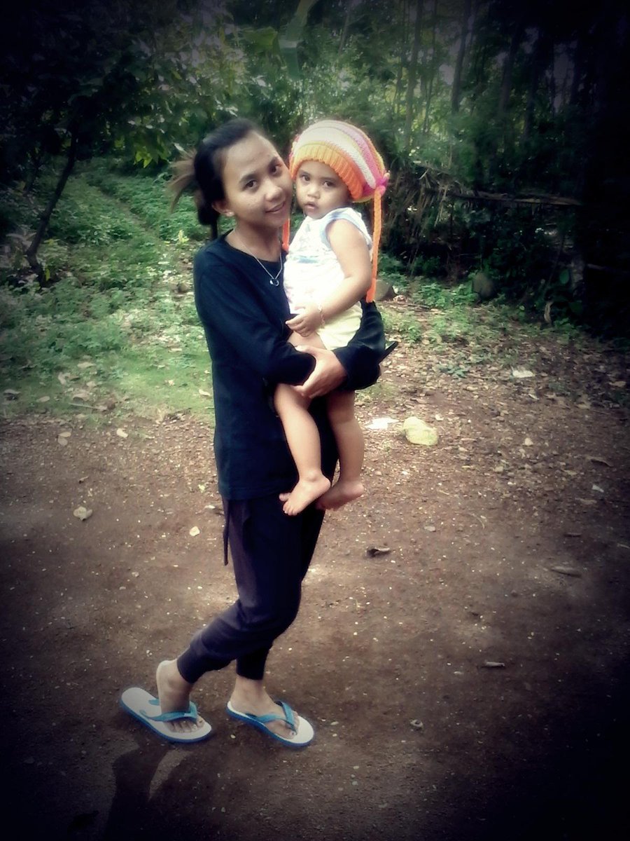 Dewekk's tweet photo. rupaku sama nabila :* http://t.co/nKwfIQcRxS