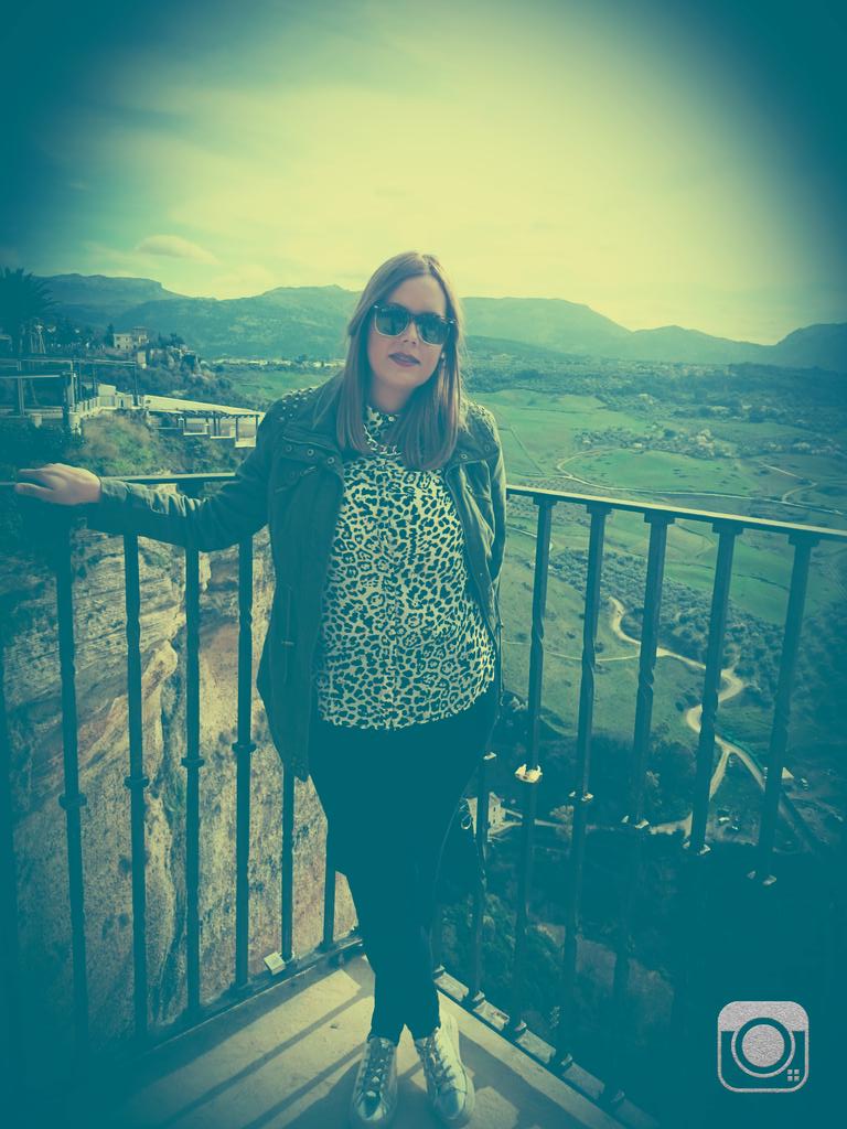 TereValverde's tweet photo. 🌞#Ronda http://t.co/OgrcUbb6Cn