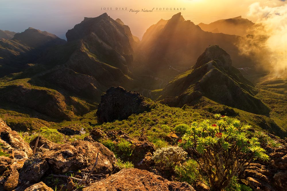 Muy buenos días a tod@s #Tenerife, hoy con una impresionante vista del noroeste de la Isla. Foto: Jose Díaz.