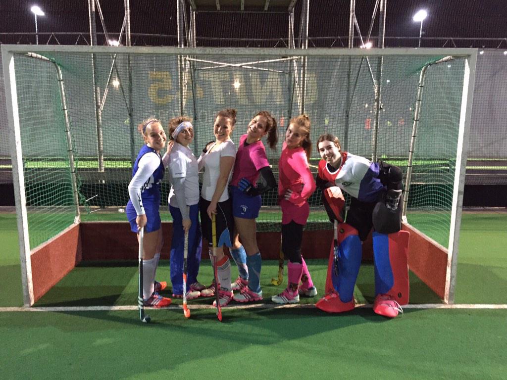 Dames1Leonidas's tweet photo. Vorige week speelden wij een landencompetitie op de training! Hier team Duitsland en team Argentina! http://t.co/pt5Lfn2y5H