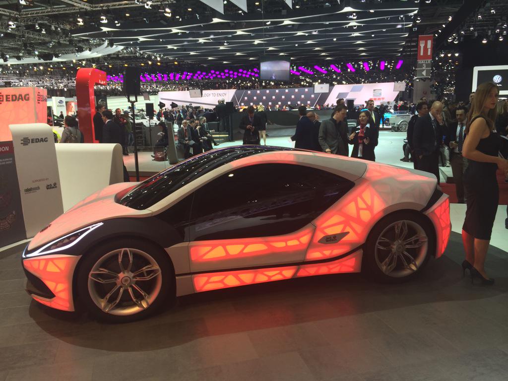 chriswieberlin's tweet photo. #edag Der glüht nicht aus, das gehört so. Future is now. http://t.co/yGdx0lJUqK #aubi15