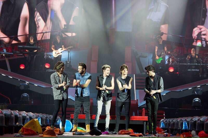 1D_Niall_akn's tweet photo. OneDirectionの結成に感謝してる人
Dirになってよかったって人素直にリツイート http://t.co/GjVXLMMPfX