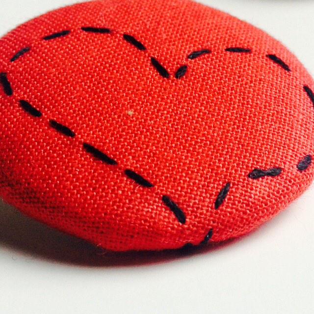 ukgreatbutton's tweet photo. My new lovely #coveredbutton creation #handsewed #TheGreatButton #etsy http://t.co/svCwuPPuvB