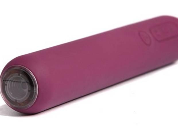 Independent's tweet photo. This 'sex selfie stick' lets you FaceTime the inside of a vagina. Yes, you read that right http://t.co/hsIixx9uS4 http://t.co/dK2U9TwzMU