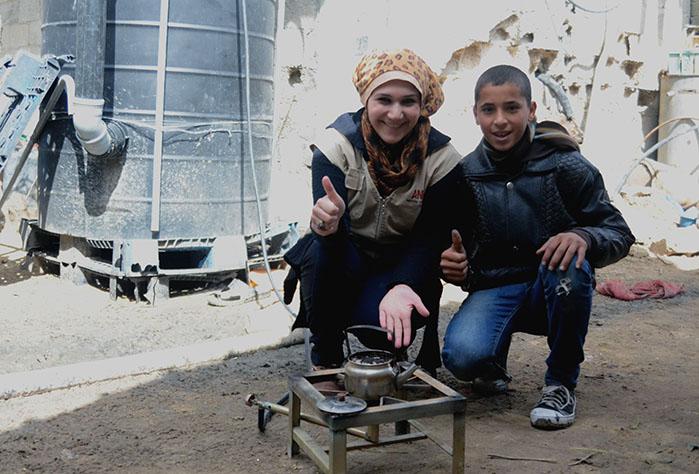 AneraOrg's tweet photo. @RaniaGaza went to see our #biogas project at work, helping #Gaza families cook using renewable fuel. #ThumbsUp http://t.co/wrv2c6zsWU