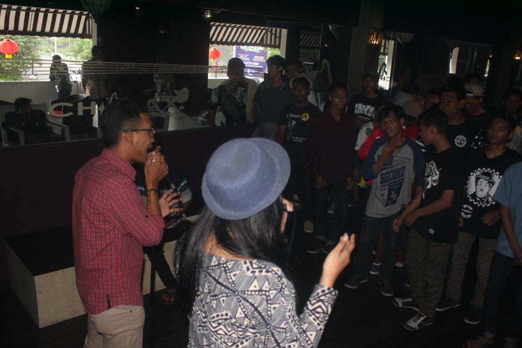 <a href="/morristabillo/">M</a> 
<a href="/RSFsolo/">People Of Solo</a>
#TheJourneyContinues 
1 Maret 2015 at Chillax Lounge Solo