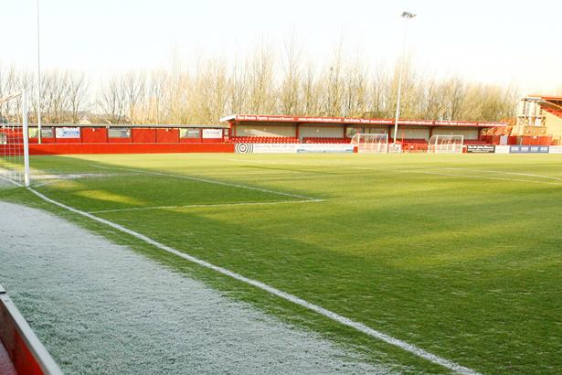 DerbyTelSport's tweet photo. @IlkestonFC chairman sells the Robins #nonleaguefootball #ilkeston #derbyshire http://t.co/6A4H4VhzAV http://t.co/kOKOxUXDBf