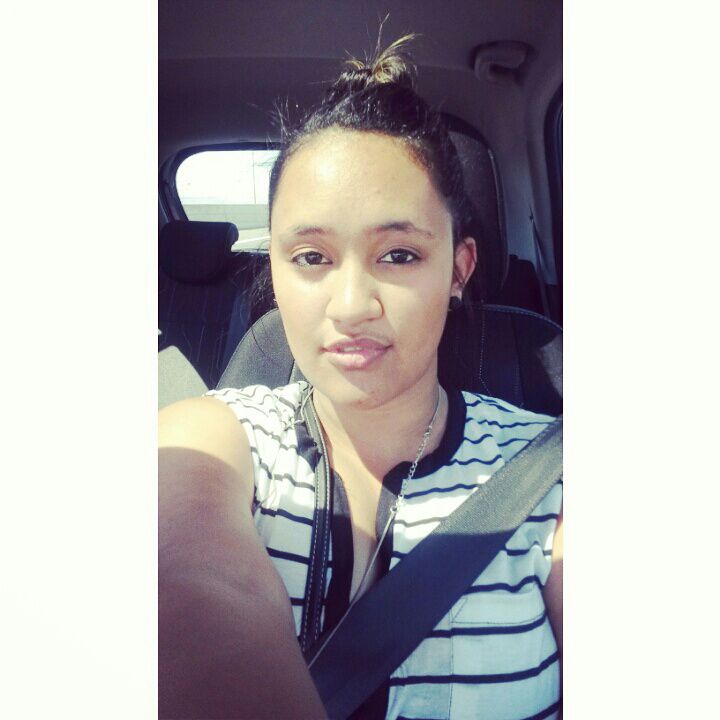 CharneBlakeley's tweet photo. RT @Questionnier Tweetpix your favourite selfie in the car? #TikonOnKonga http://t.co/vn7BSLTji3