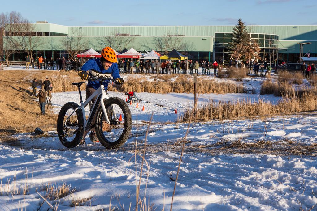QualityBike's tweet photo. Excitement shows on Brad's face as he's poised to take advantage of his lead. #salsacycles #frostbike2015 #fatbikes http://t.co/c8yHDNmn7m