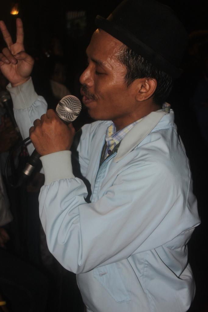 <a href="/themobster_/">The Mobster</a> 
<a href="/RSFsolo/">People Of Solo</a>
#TheJourneyContinues 
1 Maret 2015 at Chillax Lounge Solo