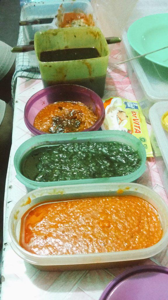 SOSPEN_'s tweet photo. Aneka sambal disospen, sambal merah, sambal ijo, sambal rawit, sambal kecap http://t.co/VeNfiIcsvQ