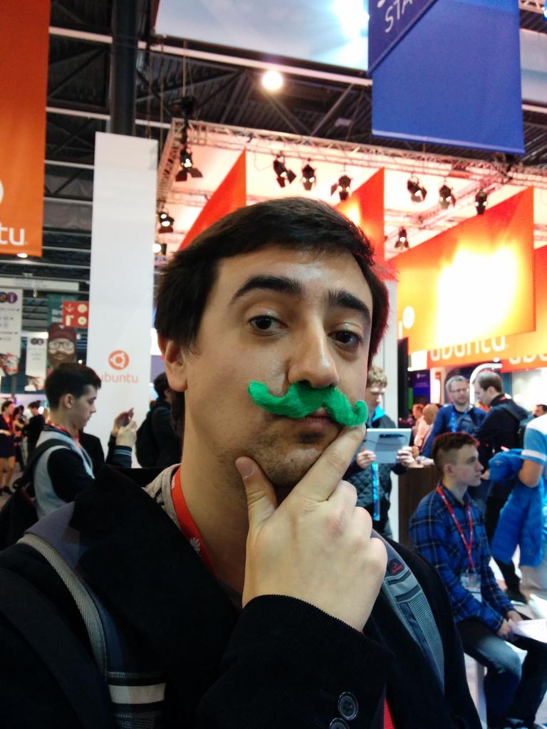 ferdy182's tweet image. Señor developer #intelandroid #Mwc15