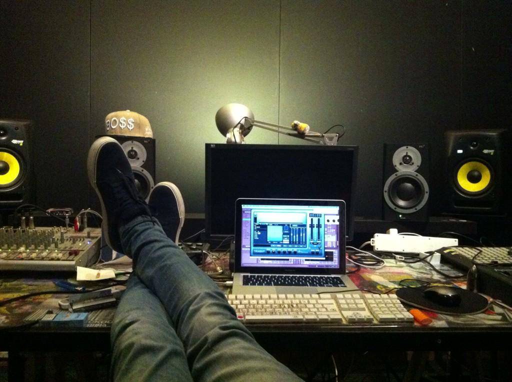 bossdoms's tweet image. Just chillin in the studio #beatmaster #break #time