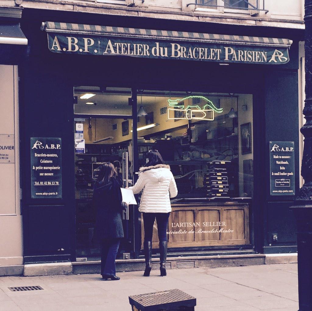 LubnaQ's tweet photo. France team out rapid testing with real small businesses in streets of Paris #leanstartin #intuitlife @QuickBooksUK http://t.co/cIgAs199ea