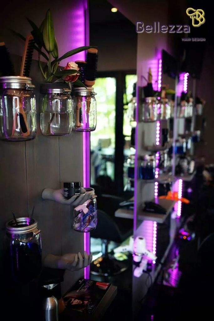 <a href="/bellezza2a/">Bellezza Hair Design</a> Sandton Morningside open late: Tuesdays and Thursdays 9am -8pm