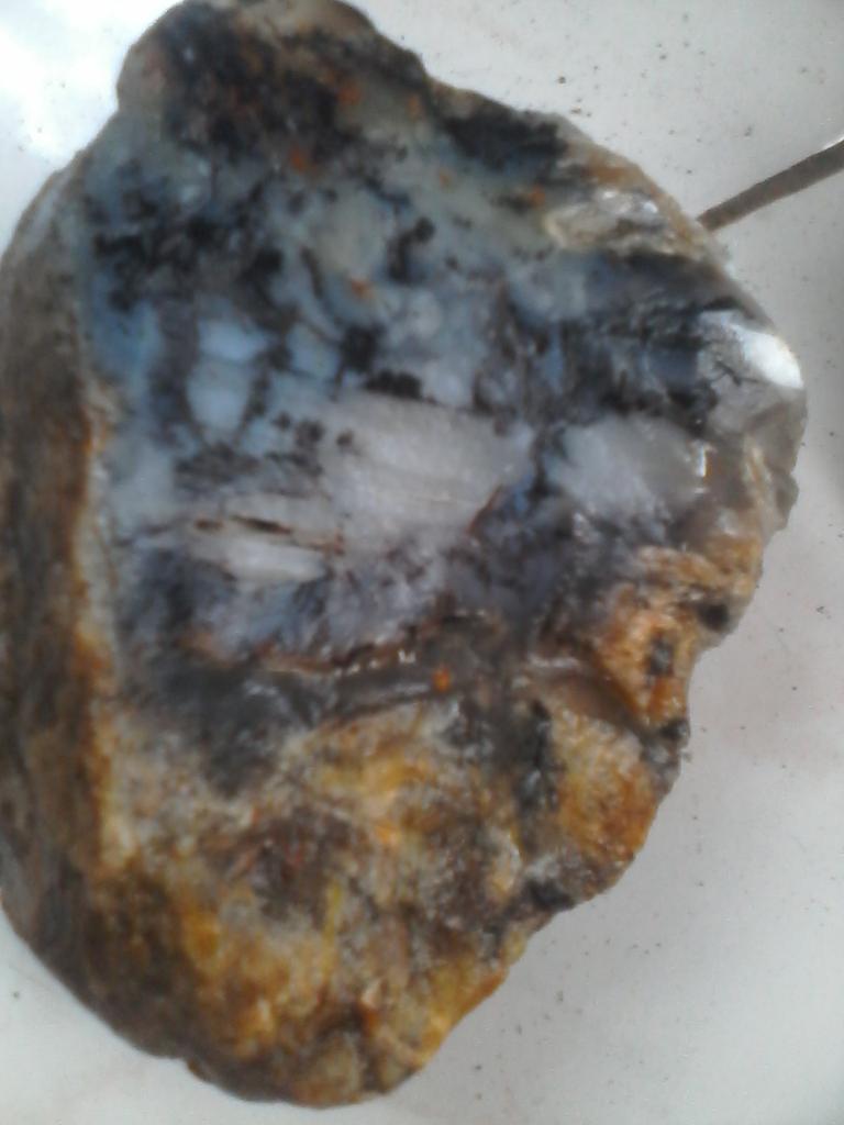 Avo_ccado's tweet photo. Batu gmbr .mangga http://t.co/N2nhn7Ys3x