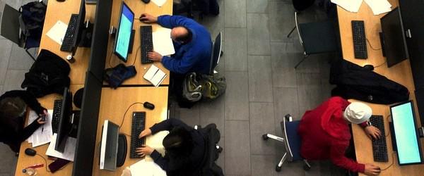 hootsuite's tweet photo. Don't just say you're a social media expert. Be one: http://t.co/vot6lQDhvn http://t.co/lTF6QuM5Tt