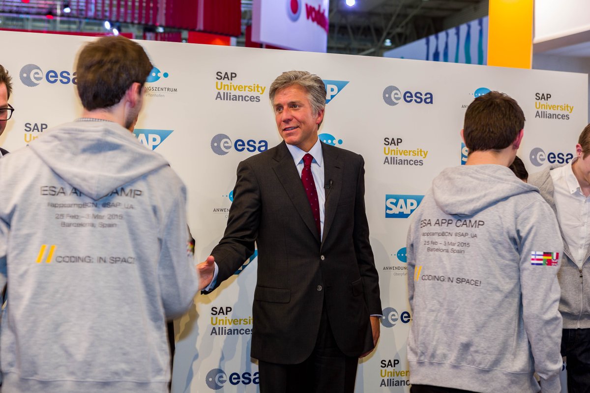 rosenbergann's tweet photo. .@BillRMcDermott Awards 5K Cash Prize to UK Team for their Predictive Crop Monitoring App @SAP_UA #SAPMWC15 #MWC15 http://t.co/HHdvjiikh2
