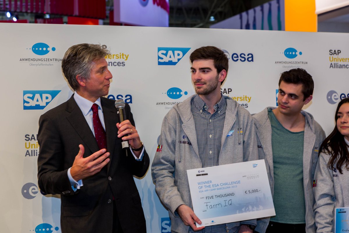 rosenbergann's tweet photo. .@BillRMcDermott Awards 5K Cash Prize to UK Team for their Predictive Crop Monitoring App @SAP_UA #SAPMWC15 #MWC15 http://t.co/HHdvjiikh2