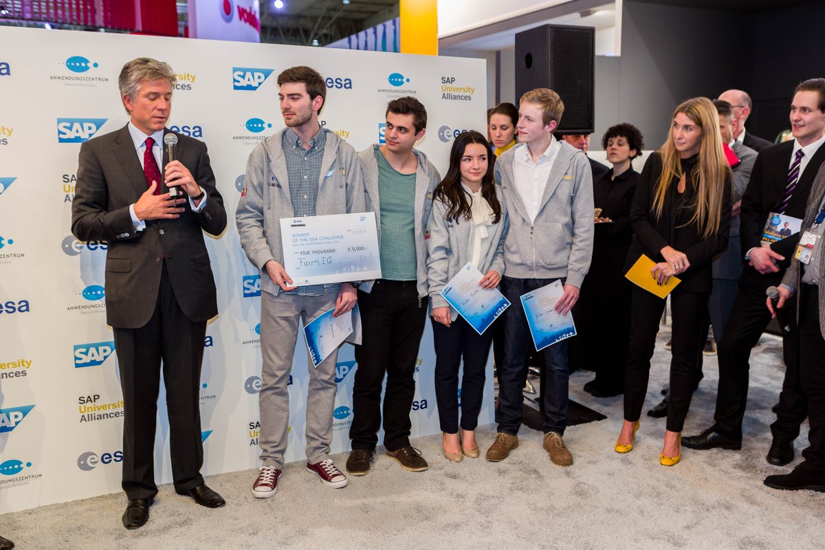 rosenbergann's tweet photo. .@BillRMcDermott Awards 5K Cash Prize to UK Team for their Predictive Crop Monitoring App @SAP_UA #SAPMWC15 #MWC15 http://t.co/HHdvjiikh2