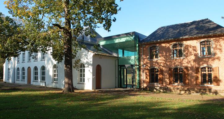 ilsevervloesem's tweet photo. Zo dadelijk onze eerste #AvondvanBeleid in #Capucienenklooster Aarschot. http://t.co/0XMEqeagS1